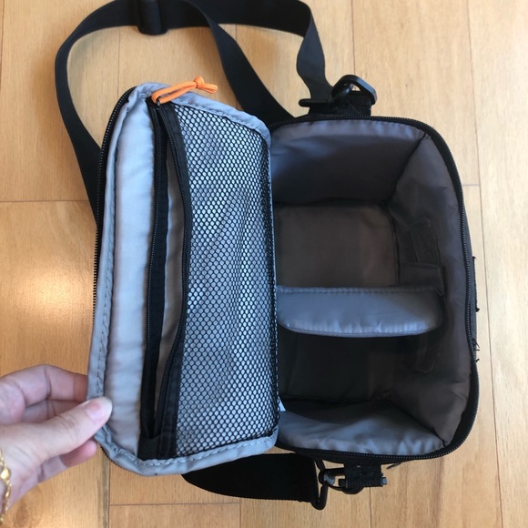 Lowepro Format 160 Camera Bag - Picture 3 of 4